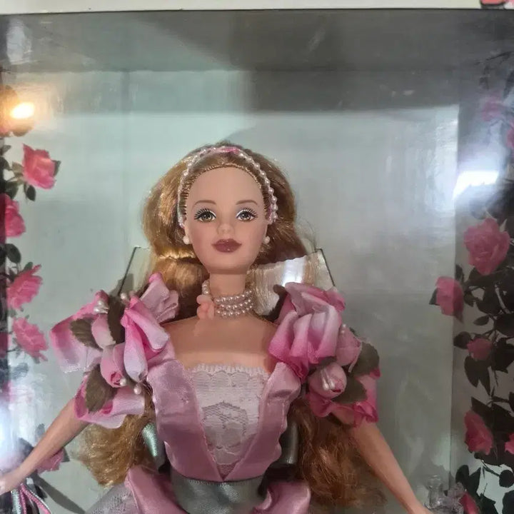 [BUNJANG] Barbie Rose Barbie Collector Edition Doll / 바비 로즈 바비 컬렉터 에디션