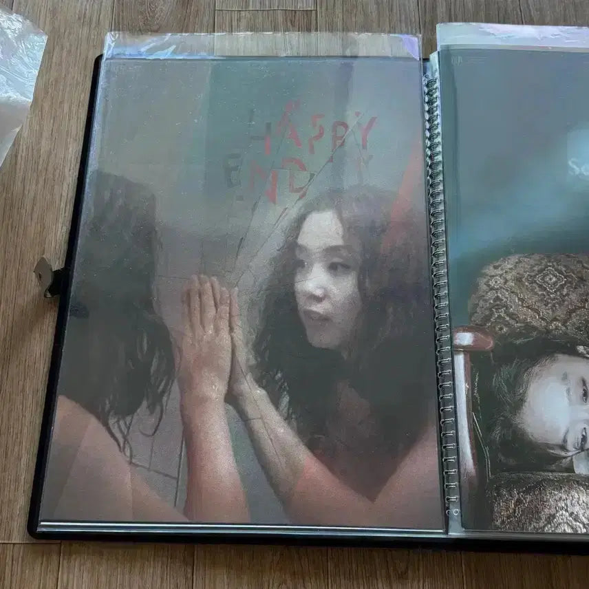 [BUNJANG] Jeon Do-yeon Masterpiece Collection: Movie Posters &amp; Postcards / 전도연 특별전 포스터 해피엔드 무뢰한 접속 멋진하루 밀양이창동 친필싸인
