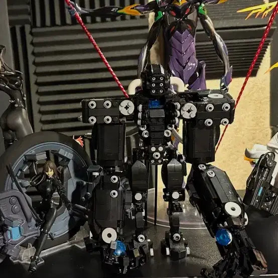 [BUNJANG] Gantz Hard Suit 1/6 Scale Model Kit / 간츠 Hard suit 1/6 scale 하드슈트 레고