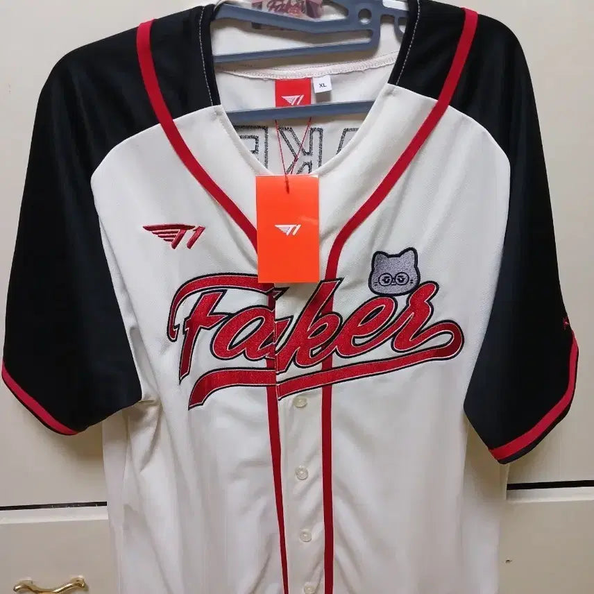 [BUNJANG] T1 Faker 2026 Birthday Baseball Jersey XL (Includes Photocard) / T1 티원 페이커 생일 굿즈 야구 유니폼 XL (포카 포함) 팝니다