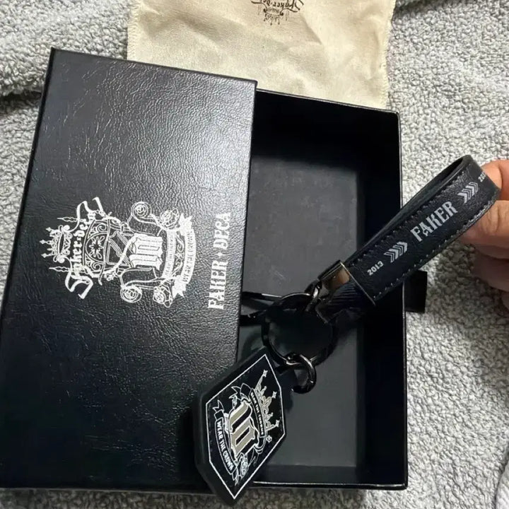 [BUNJANG] Faker Deca 10th Anniversary League of Legends Keychain / 페이커 데카 키링 10주년 deca t1티원 리그오브레전드