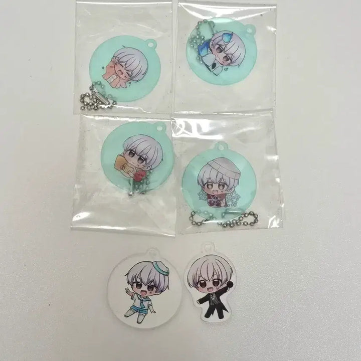 [BUNJANG] Ryu Hyun-jun Four Seasons Charm Acrylic Keyring Bundle Set / (일괄)류현준 아크릴 키링 사계절 챰 우타이테