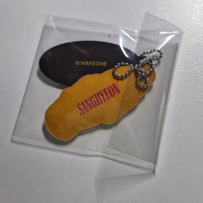 [BUNJANG] Sanghyun Aldi One Fancon MD Gacha Capsule Toy Car Keychain / 상현 알디원 팬콘 md 가챠 캡슐토이 자동차 키링 열쇠고리