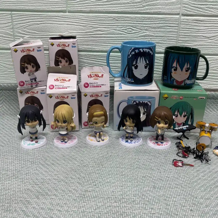 [BUNJANG] K-ON! Chibi큥 Figure Bundle with Mio &amp; Azusa Mug Cups / 케이온굿즈 일괄 치비큥 피규우 미오머그컵 아즈사머그컵