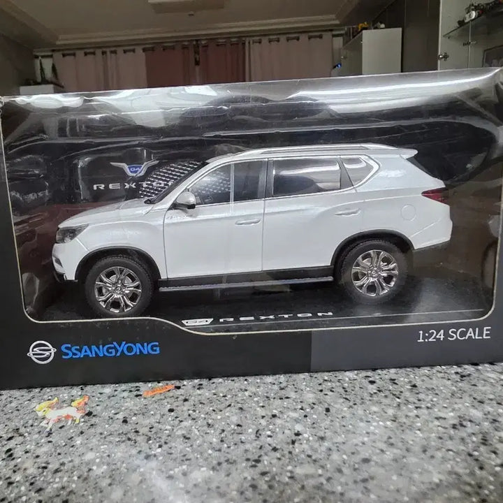 [BUNJANG] SsangYong Rexton 1:24 Scale Die-cast Model / 쌍용 렉스턴 1:24 스케일 다이캐스트 모형