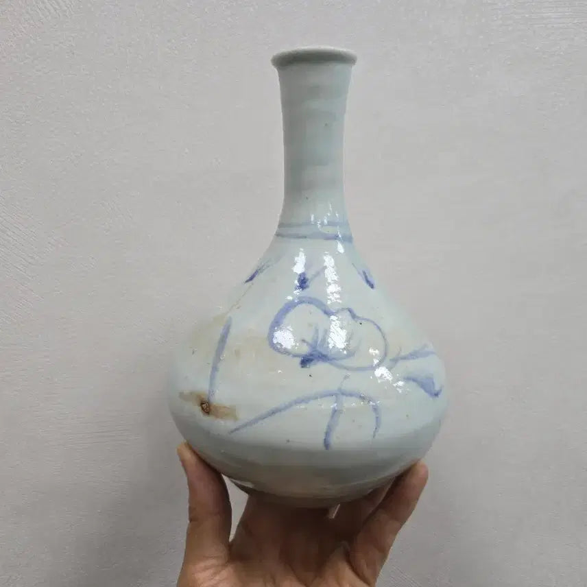 [BUNJANG] Authentic Celadon Porcelain Vase with Floral Motif / 진품 조선후기 청화백자 화문병 골동품