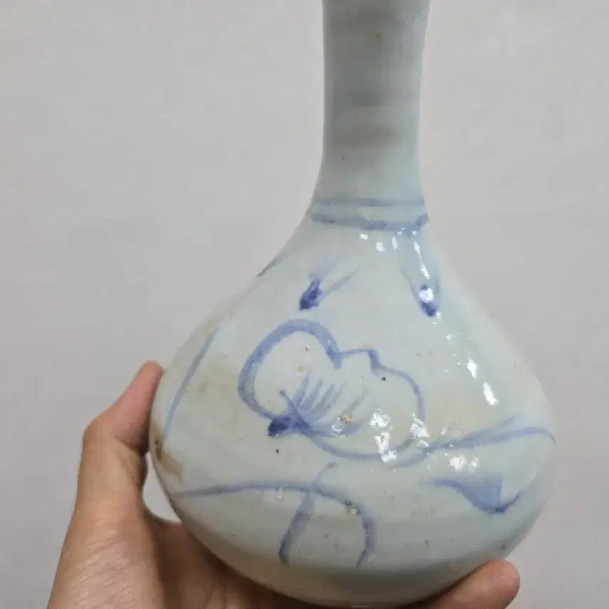 [BUNJANG] Authentic Celadon Porcelain Vase with Floral Motif / 진품 조선후기 청화백자 화문병 골동품