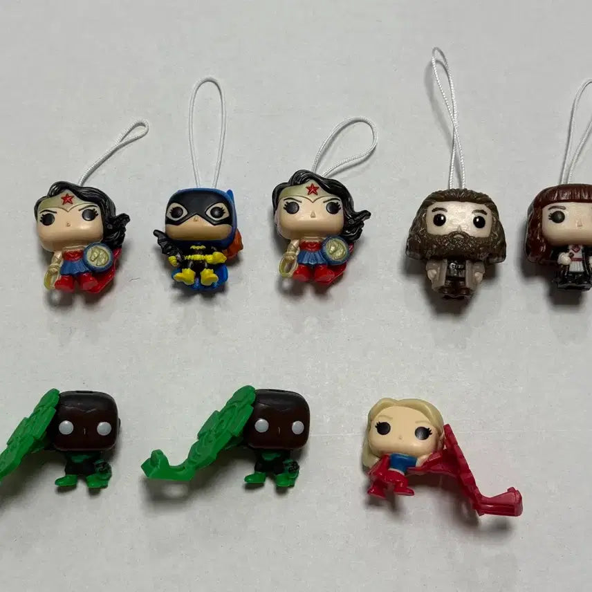 [BUNJANG] Kinder Joy DC Heroes + Harry Potter Figures Bundle Set (7 Types) / [일괄] 킨더조이 DC 히어로 + 해리포터 영화 피규어 7종