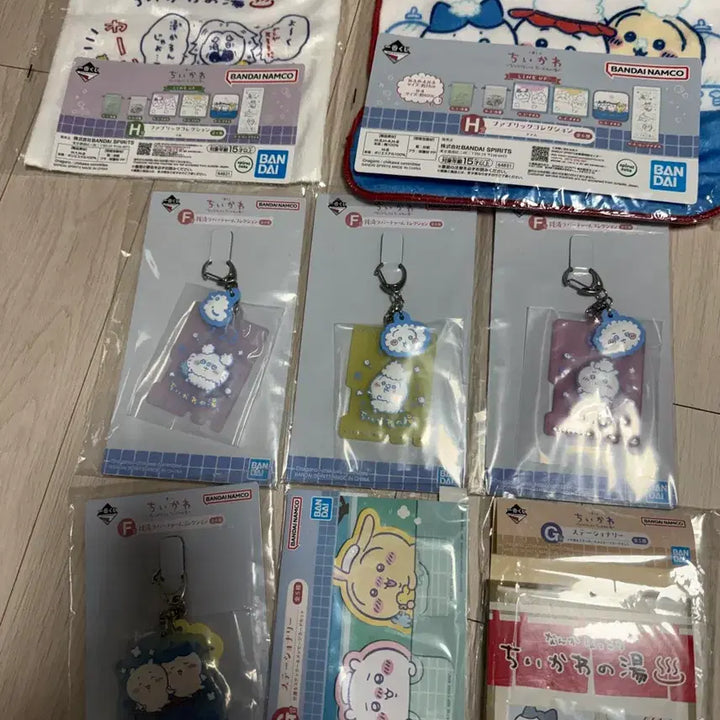 [BUNJANG] Chiikawa Onsen Lottery Goods Bundle Set (Towel, Rubber Charm, Memo Pad, Pouch) / 치이카와 온천 쿠지 러버참, 타월, 메모지, 파우치 일괄판매