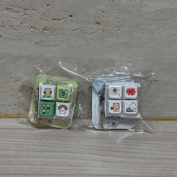 [BUNJANG] Bear and Rabbit LED 4-Keycap Keyring Set (Work/Luck) / [일괄] 곰돌찡이랑 토끼찡 LED 4구 키캡 키링 세트 (직장/행운)