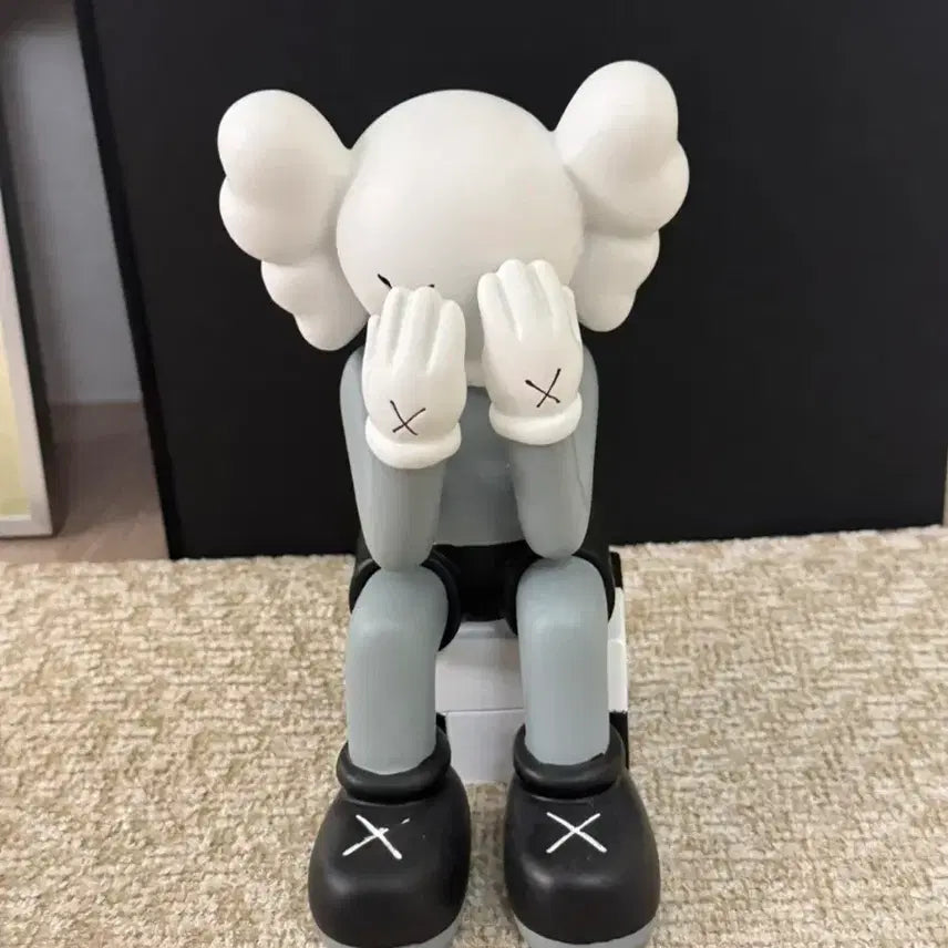 [BUNJANG] KAWS Companion Figure Replica / 카우스 컴패니언 피규어