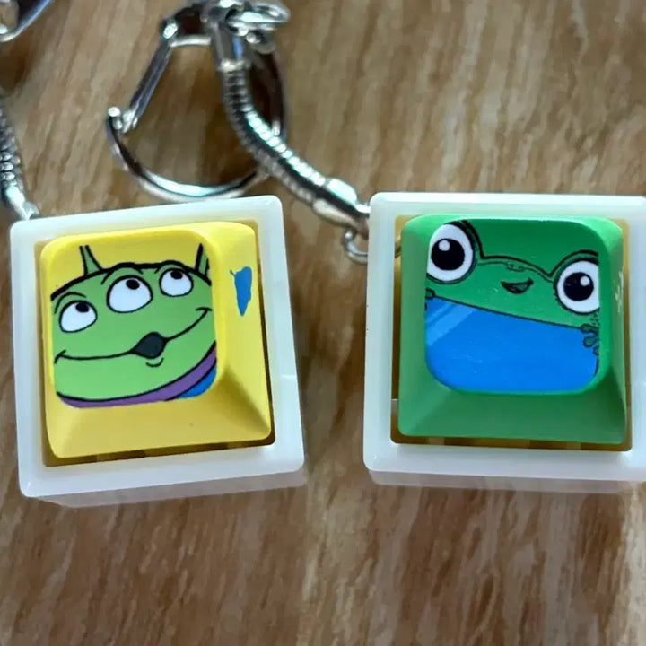 [BUNJANG] Baskin Robbins Toy Story Alien &amp; Lilypad Keycap Bundle Set (Unsealed) / 배스킨라빈스 토이스토리 키캡 일괄