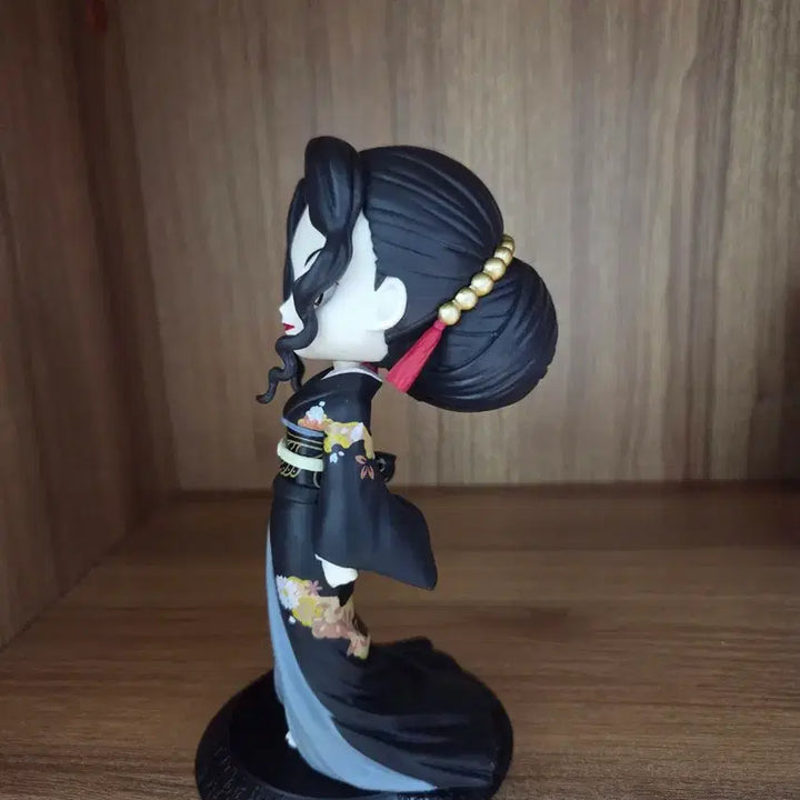 [BUNJANG] Q-Pocket Muzan Kibutsuji Female Form Figure / 큐포켓 무잔 여성형 피규어