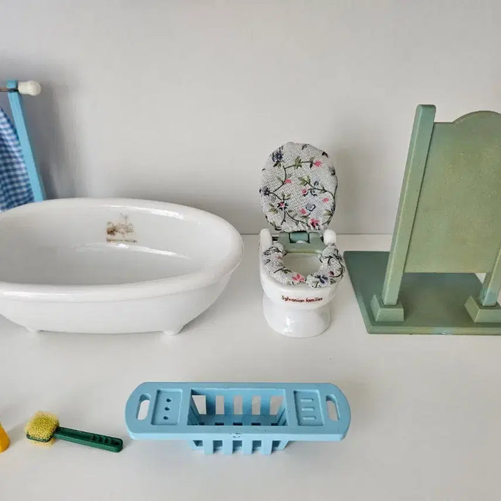 [BUNJANG] Sylvanian Families Ceramic Bathroom Furniture Set / 실바니안 도자기 욕실가구