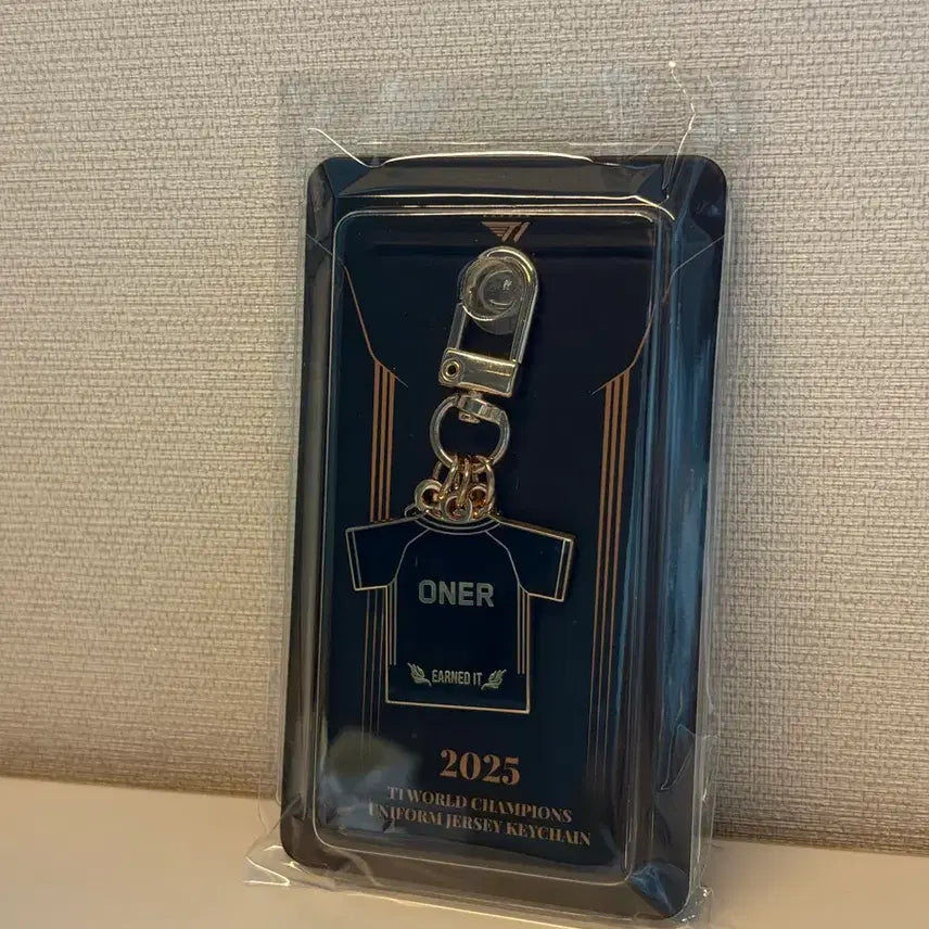 [BUNJANG] T1 2025 Worlds Championship Jersey Keychain [Owner] / 2025 t1 월즈 우승 유니폼 키링 [오너]