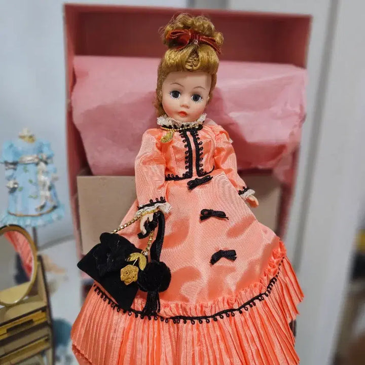 [BUNJANG] Madame Alexander Jasmine Coral Pink Dress 10-inch Doll / 마담 알렉산더 인형  자스민 코랄 핑크 드레스 10인치