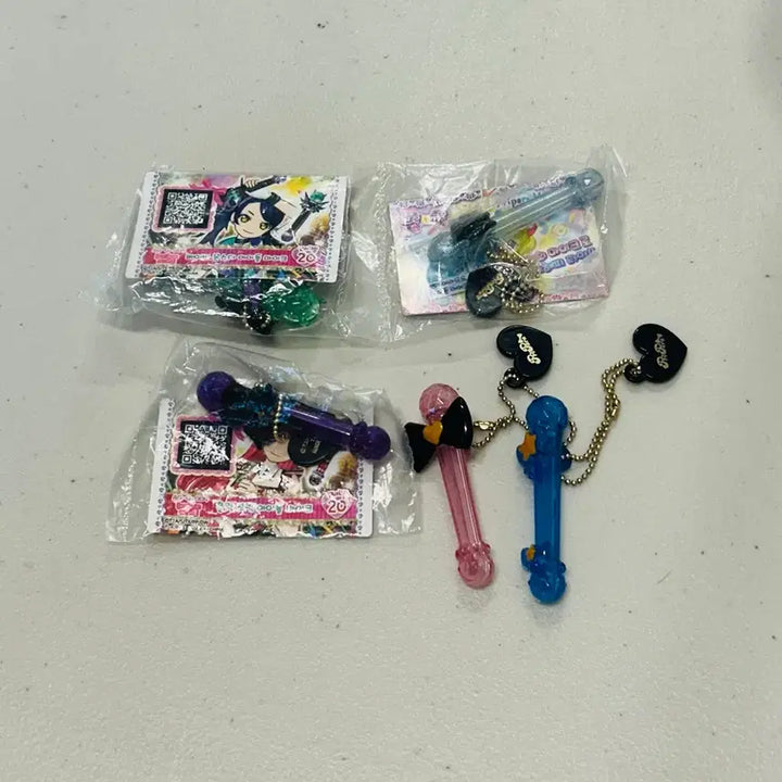 [BUNJANG] PriPara Idol Microphone Keyring &amp; Friendship Ticket Bundle Set (Includes Sealed) / 미개봉포함) 프리파라 아이돌 마이크 키링 우정티켓 일괄
