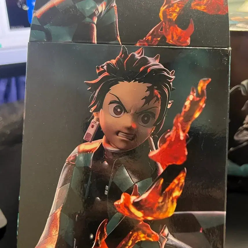 [BUNJANG] Demon Slayer Tanjiro Figure with Flame Effect / 귀멸의 칼날 탄지로 피규어