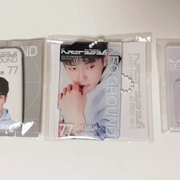 [BUNJANG] NCT 10th Anniversary Neo City: Japan Neo Ground Metal Badge, Lenticular Keychain, Miniature Keychain Bundle Set / 엔시티 10주년 팝업 네오그라운드 재현 메탈뱃지,렌티큘러,미니어처 키링