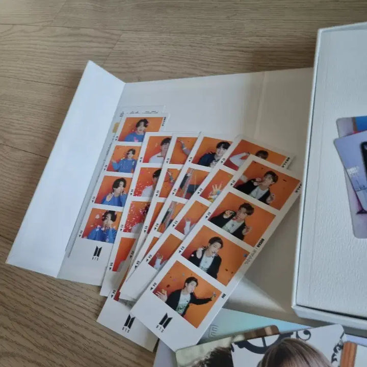 [BUNJANG] BTS Bundle Set Photocard, Four-Cut Photo, Puma Postcard, ARMY Kit, ARMY Bomb Photocard / 방탄 앨범포카. 네컷. 푸마엽서. 아미키트. 아미밤포카 일괄양도. bts