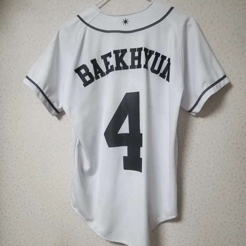 [BUNJANG] EXO Baekhyun Baseball Uniform / EXO 엑소 백현 야구 유니폼