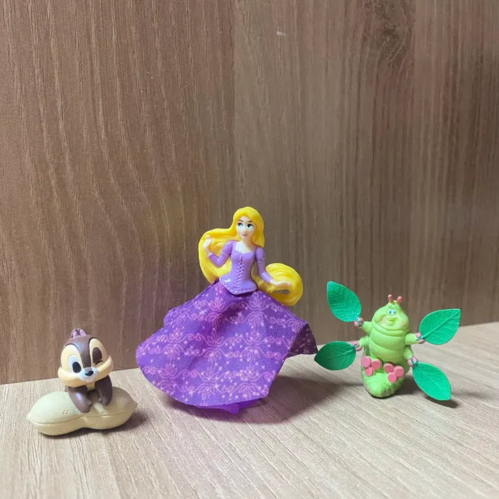 [BUNJANG] Disney Gachapon Set (Mickey, Minnie, Chip, Rapunzel, Heimlich) / 디즈니 가챠 세트(미키,미니,칩, 라푼젤, 벅스라이프 하임리히)