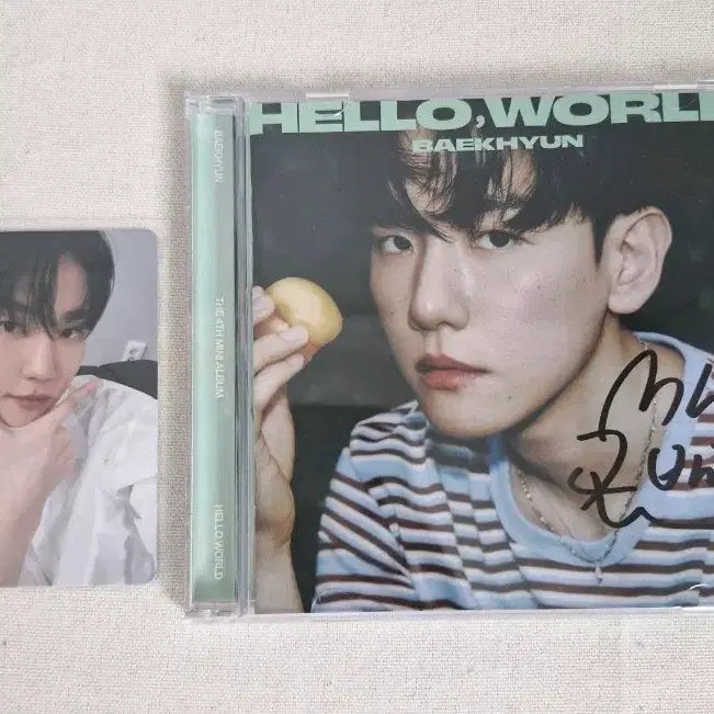 [BUNJANG] Baekhyun Hello World US Jewel Signed Album with Photocard / 백현 헬로월드 미국반 쥬얼 친필싸인앨범 포카 포함