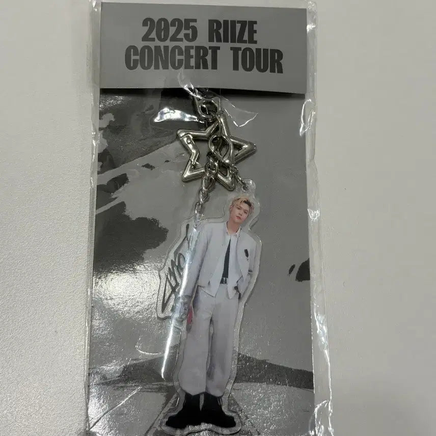 [BUNJANG] RIIZE 2025 Concert Tour Eunseok Acrylic Keyring / 라이즈 2025 콘서트 투어 라이징라우드 아크릴 키링 은석