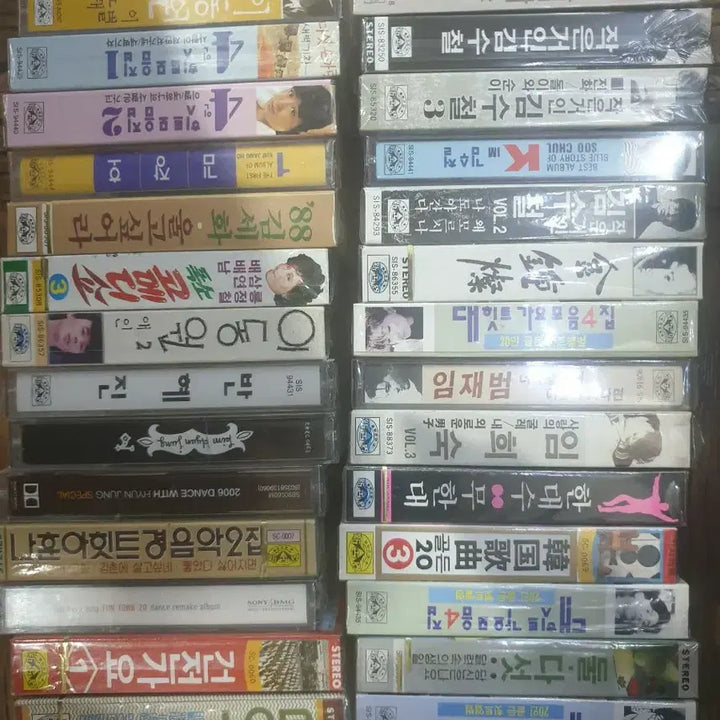[BUNJANG] 30 pcs Assorted Sealed Cassette Tapes / 다향한 미개봉 카세트 테이프 30개