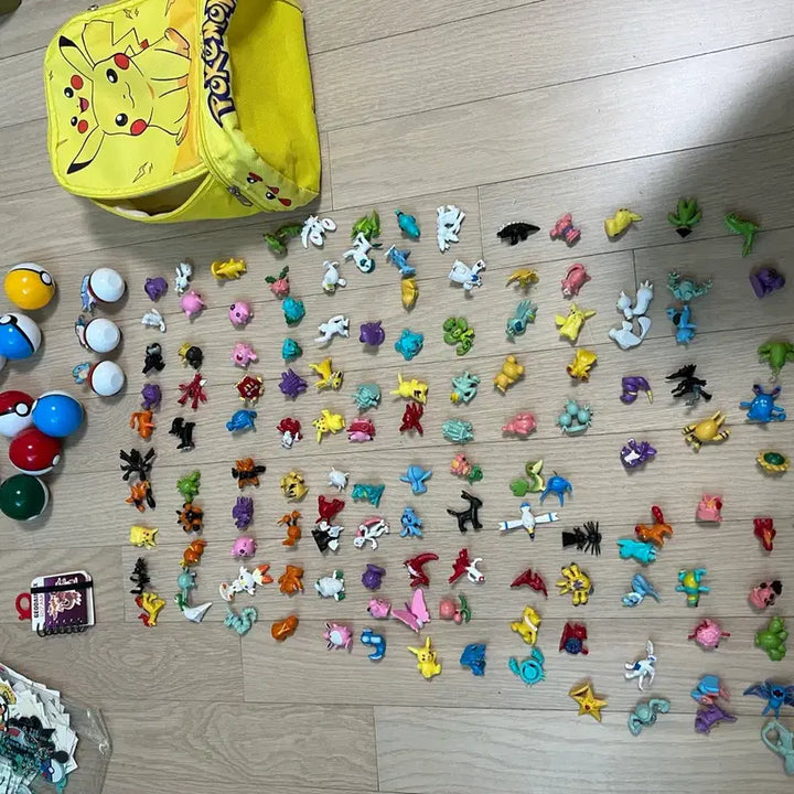 [BUNJANG] Pokemon Miniature Sticker Keychain Full Set / 포켓몬스터 미니어처 스티커 키링 풀세트