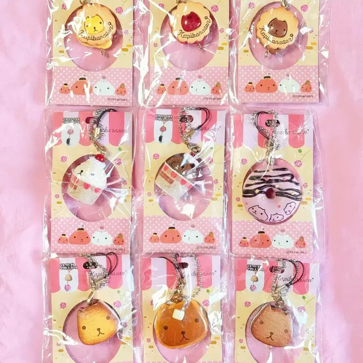 [BUNJANG] 9-Set Vintage Capybara Strap Sweets Doll Figure / [9set] 고전 카피바라 스트랩 카피바라상 스위츠 인형 피규어
