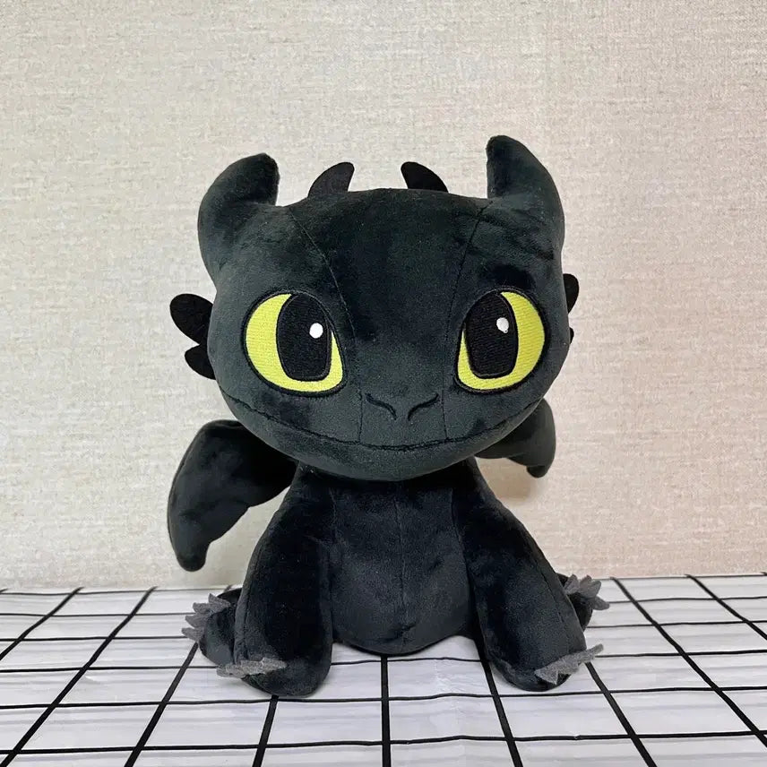[BUNJANG] How to Train Your Dragon Toothless Medium Plush Toy / 새상품) 드래곤길들이기 투슬리스 중형 인형