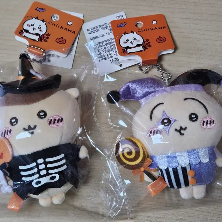 [BUNJANG] Miniso Chiikawa Usagi &amp; Kurimanju Halloween Keychain Set / 미니소 치이카와 할로윈 우사기, 쿠리만쥬 키링