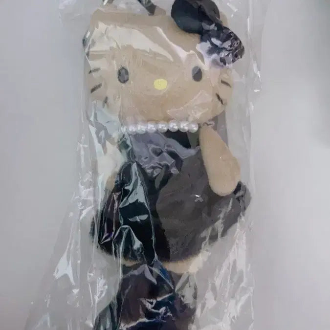 [BUNJANG] Sanrio Hello Kitty Long-Legged Sun Tan Mascot Keychain Plush / [미개봉] 산리오 헬로키티 롱다리키티 썬탠키티 키링 마스코트 인형