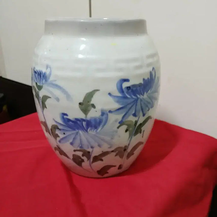 [BUNJANG] Blue and White Porcelain Jar with Chrysanthemum Decoration / 해주 도자기