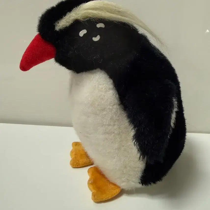 [BUNJANG] Rockhopper Penguin Plush Toy / 바위뛰기펭귄 인형 독특한 인형