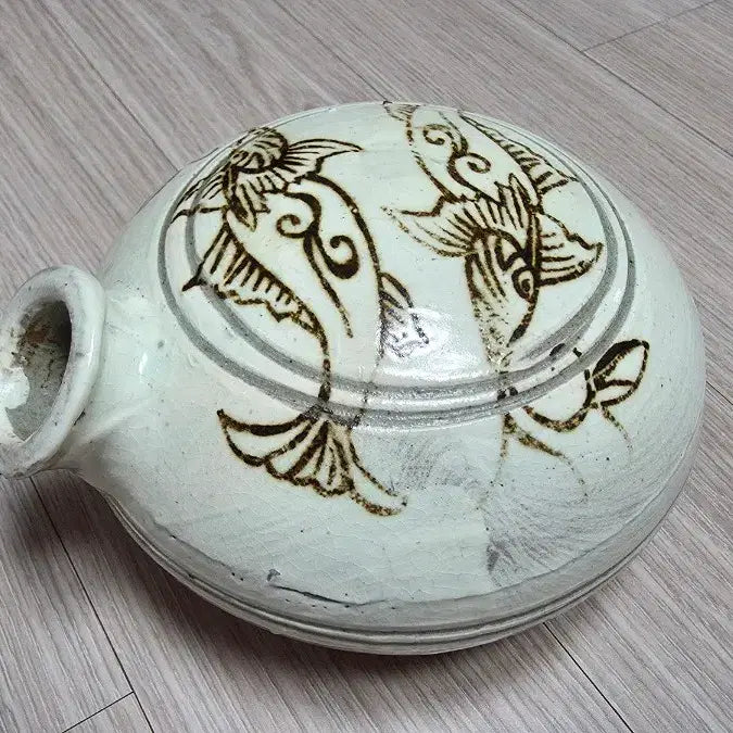[BUNJANG] Joseon Dynasty Buncheong Ware Iron-Painted Fish-Motif Jar / 도자기,분청사기 철화 어문 자라병