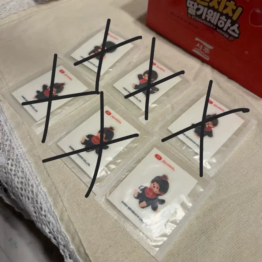 [BUNJANG] Monchhichi Strawberry Wafer Sticker Set / 몬치치 딸기웨하스, 과일젤리 띠부씰 판매