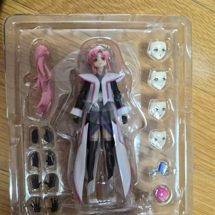 [BUNJANG] Gundam SEED Lacus Clyne Jinbaori Figure / 건담시드 라크스 클라인 컴파스 진바오리 피규어