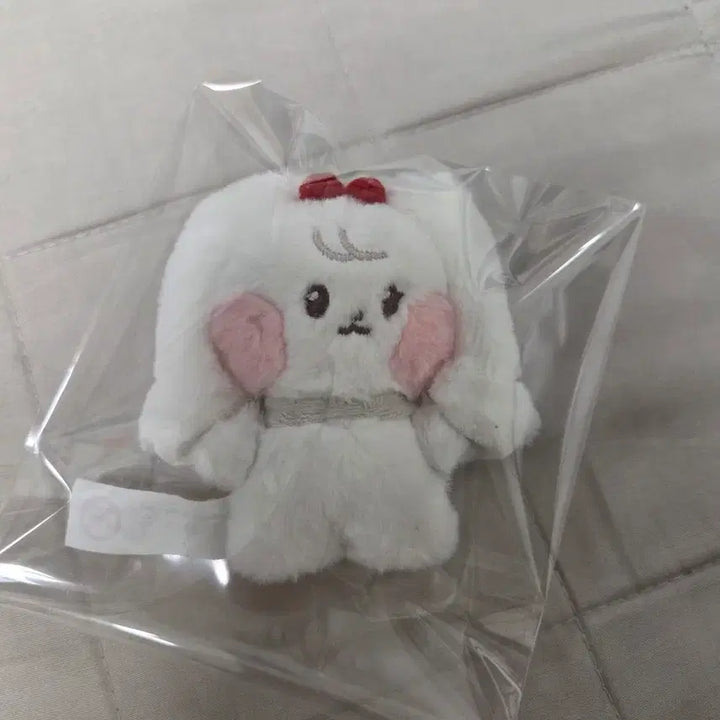 [BUNJANG] IVE Wonyoung MiniV Mini Cherry Cherryny Miniiny Doll Keychain / 아이브 원영 인형 키링 미니브 체리 체리니 미니니