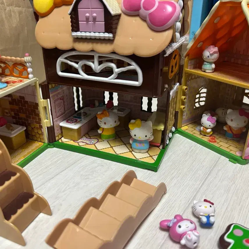 [BUNJANG] Vintage Hello Kitty Cookie House Playset / 고전 키티 쿠키 하우스