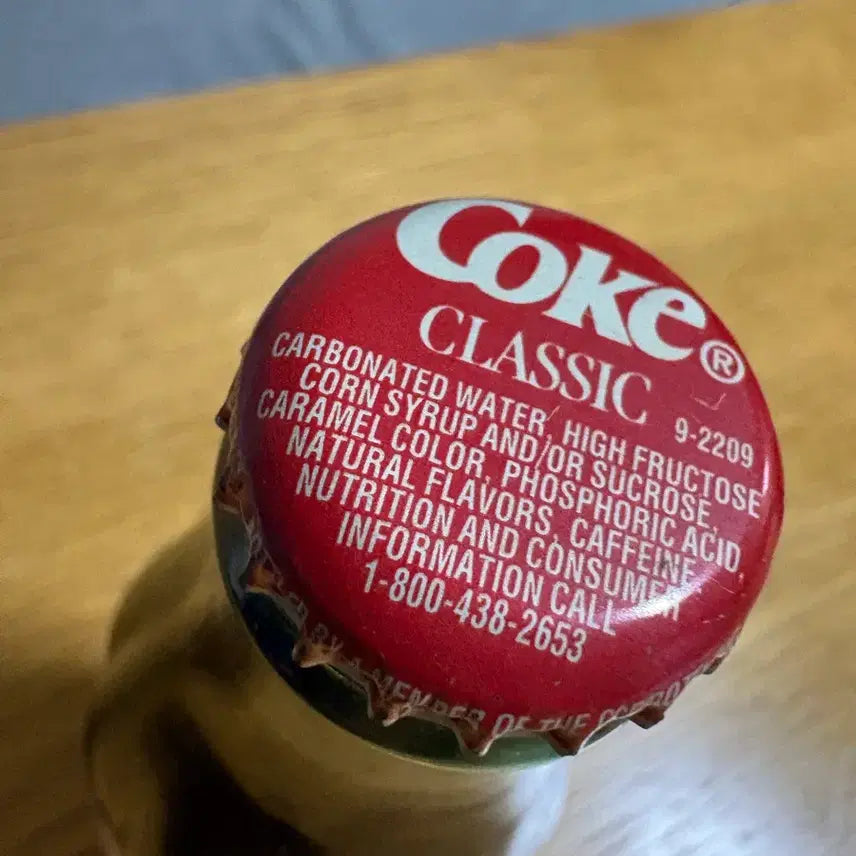 [BUNJANG] Coca-Cola Classic 2000 Christmas Edition Bottle / 미국 코카콜라 클래식 2000년 크리스마스 에디션
