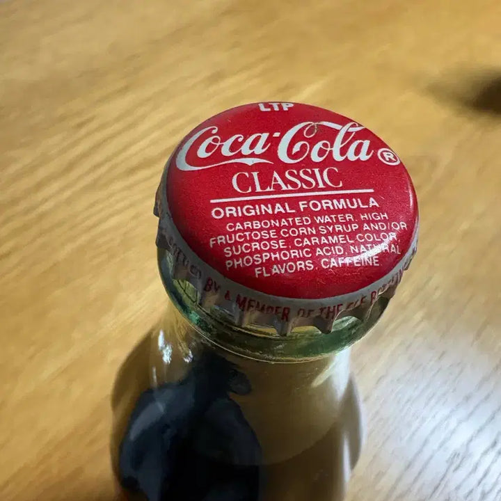 [BUNJANG] USA Coca-Cola Classic 1996 Christmas Edition Bottle / 미국 코카콜라 클래식 1996 크리스마스 에디션 병