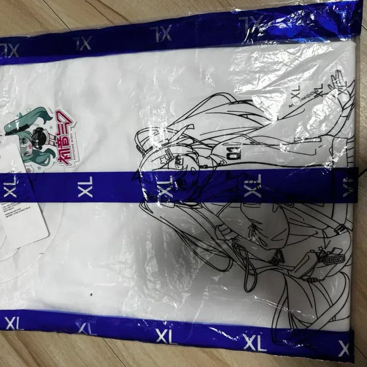 [BUNJANG] SPAO x Hatsune Miku Short Sleeve T-Shirt White XL / 스파오 x 하츠네미쿠 숏슬리브 티셔츠 화이트