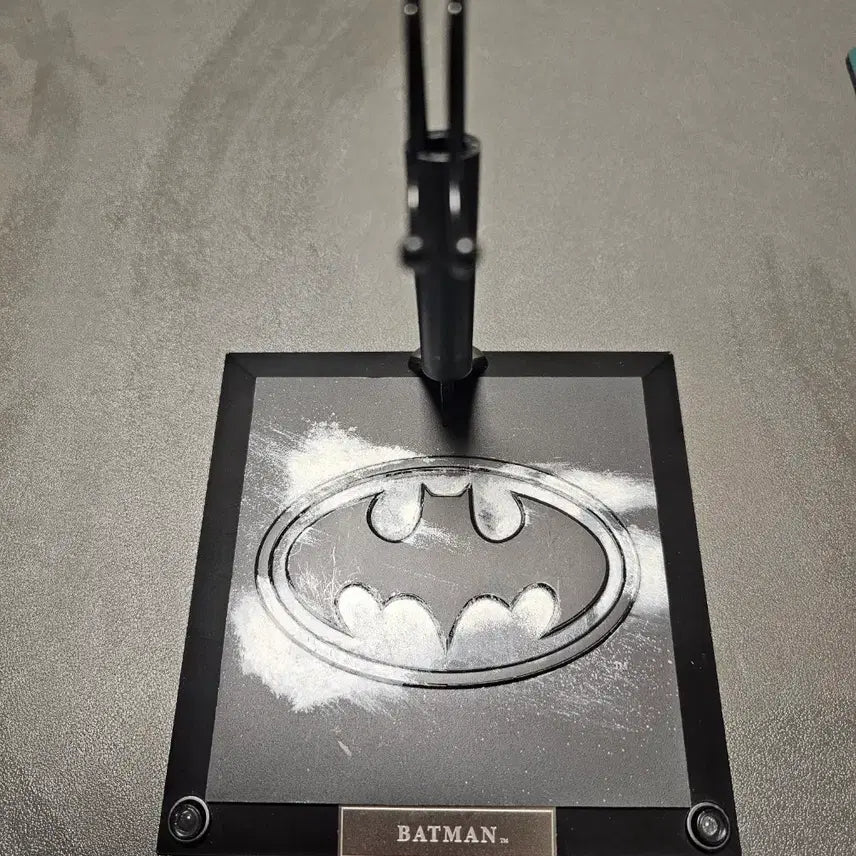 [BUNJANG] Hot Toys Batman Returns Diorama Base 12-inch Figure Accessory / 핫토이 배트맨 리턴즈 디오라마 베이스12인치 피규어