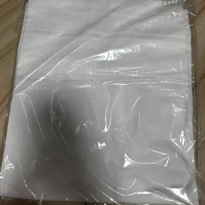 [BUNJANG] Critic Dandan Momo T-Shirt White XL (Sealed) / 단다단 모모 티셔츠 화이트 (미개봉)