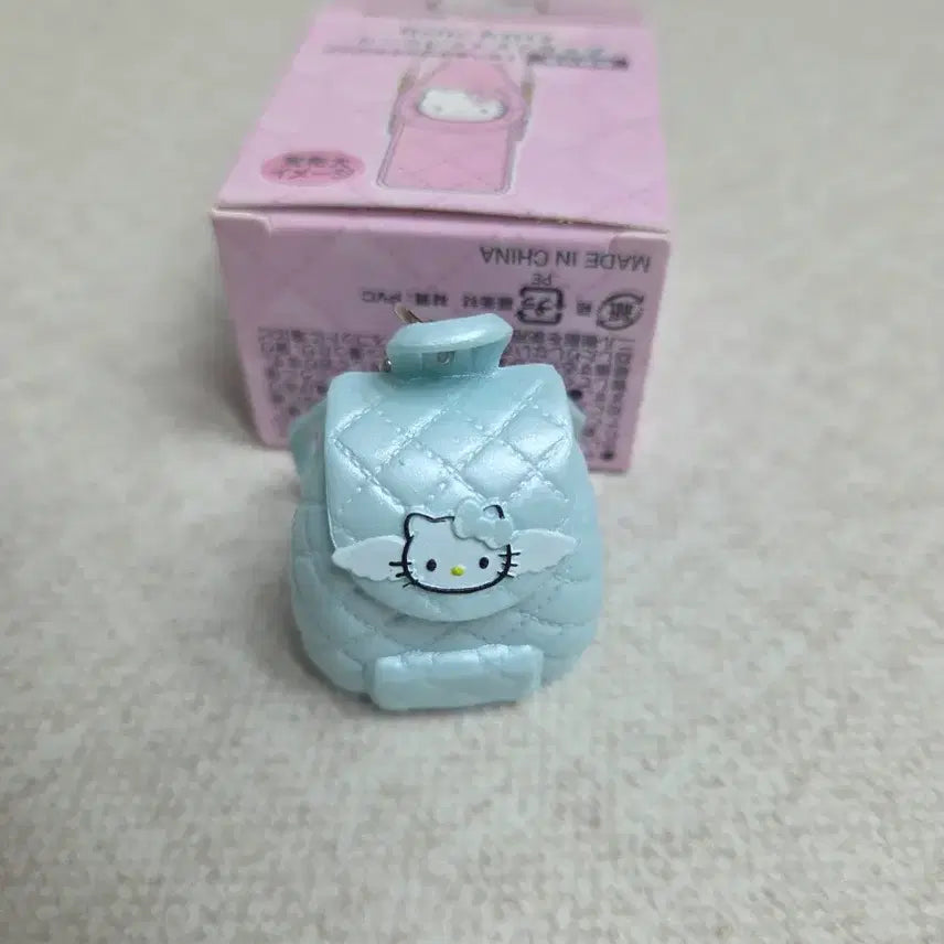[BUNJANG] Sanrio Hello Kitty Quilted Miniature Backpack Keychain Sky Blue / (새상품) 산리오 헬로키티 퀼팅 미니어쳐 백팩 하늘색 키링