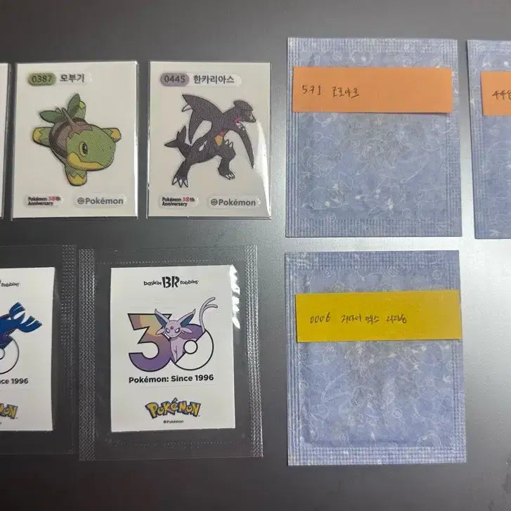 [BUNJANG] Pokemon 30th Anniversary Stickers &amp; Badges Bundle / 포켓몬스터 30주년 띠부씰 + 그 외 띠부 뱃지 역장피카츄