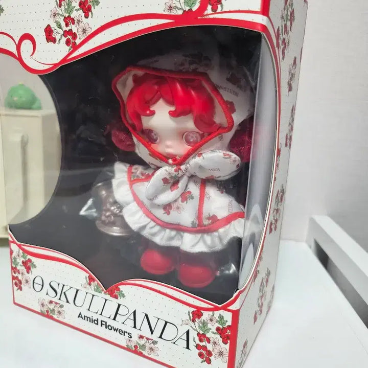 [BUNJANG] Popmart Skullpanda Between Flowers Series Doll Keychain Sealed / 팝마트 스컬판다 꽃들 사이에서 시리즈 인형 키링 미개봉