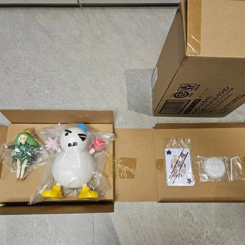 [BUNJANG] Bandai Crayon Shin-chan Hendoland Topema &amp; Snowmanpa Figure / 반다이 짱구는못말려 핸더랜드 토페마&amp;스노우맨파